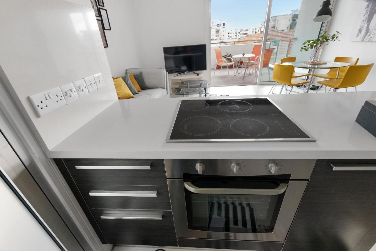Glabur Stays - The Fabulous 2 Bdr - Nicosia City, Free Parking & Wifi, Welcomes You!!! Exteriör bild